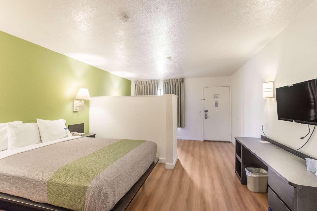 Motel 6 Гемет Екстер'єр фото