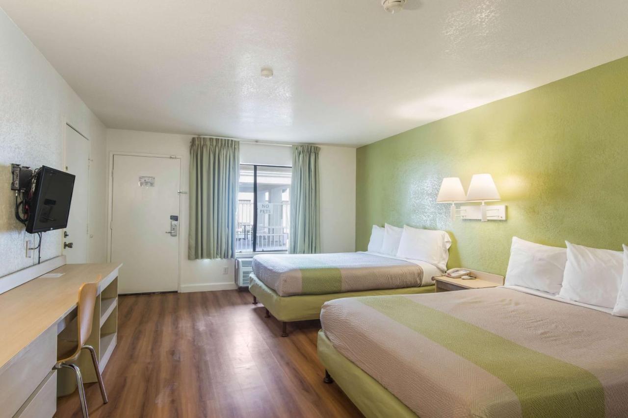 Motel 6 Гемет Екстер'єр фото