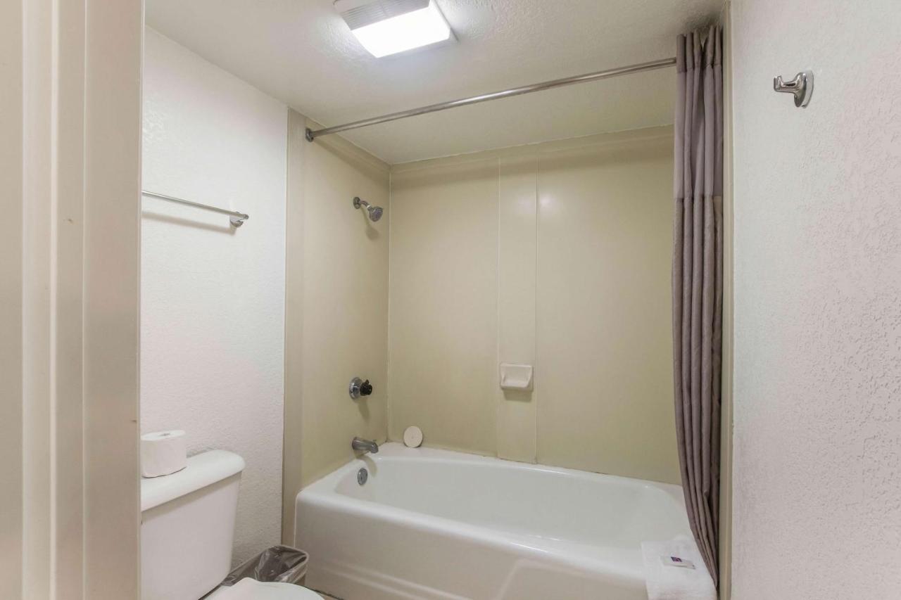 Motel 6 Гемет Екстер'єр фото